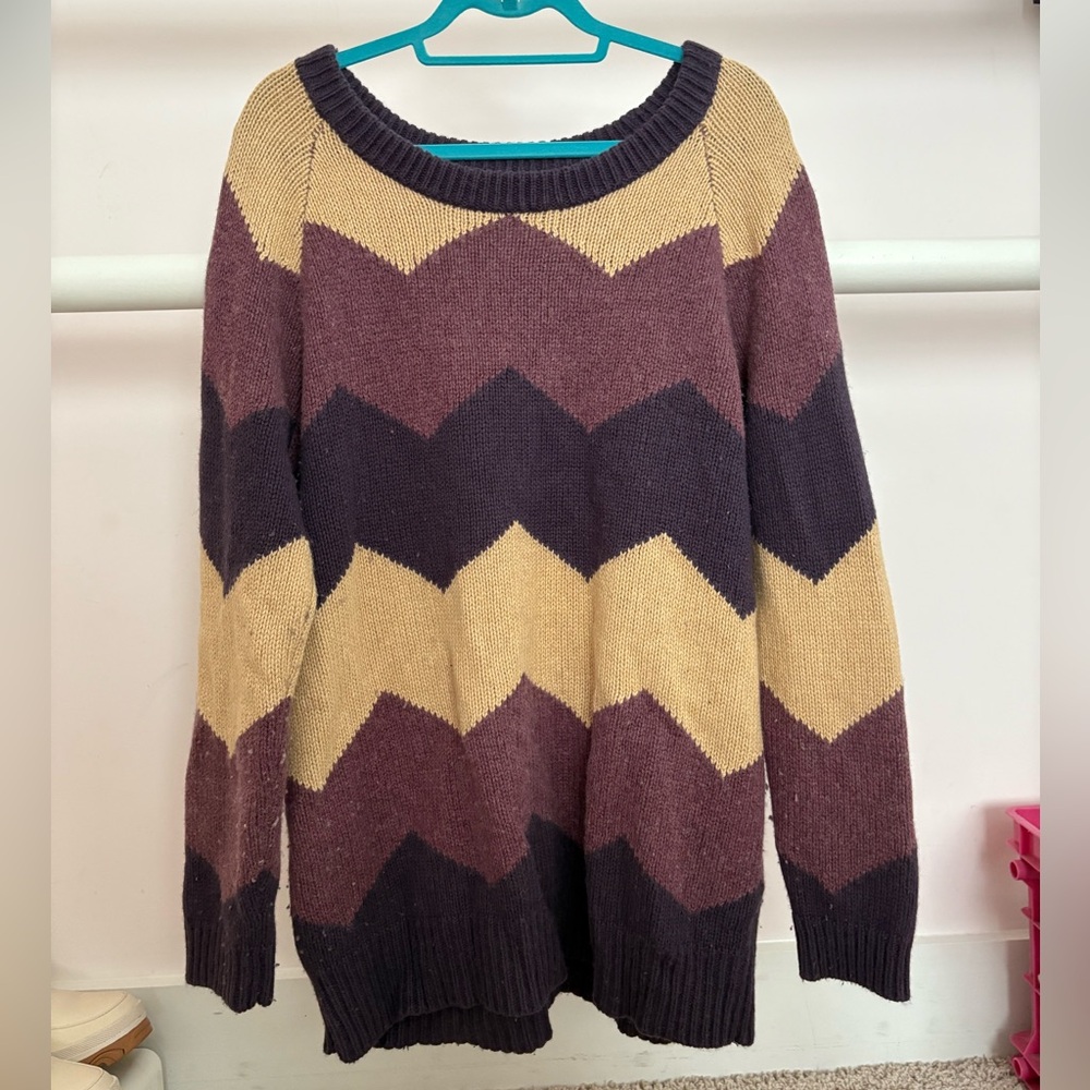 Levi's Purple and Gold Crew Neck Sweater with Chevron Pattern